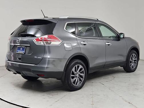 Gun Metallic 2016 Nissan Rogue SL