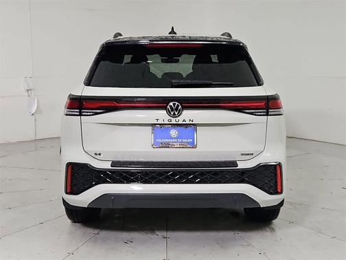 2026 Volkswagen Tiguan 2.0T SE R-Line Black 4MOTION