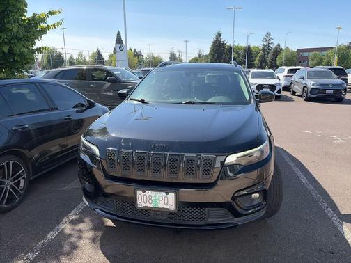 Diamond Black Crystal Pearlcoat 2023 Jeep Cherokee Altitude
