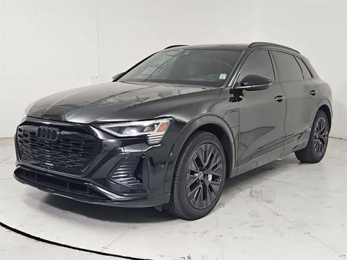 2024 Audi Q8 e-tron Prestige
