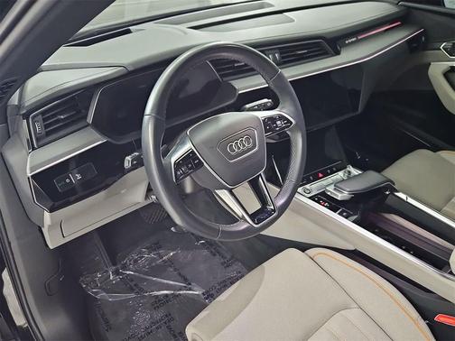 2024 Audi Q8 e-tron Prestige