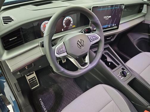 2026 Volkswagen Tiguan 2.0T SE R-Line Black 4MOTION