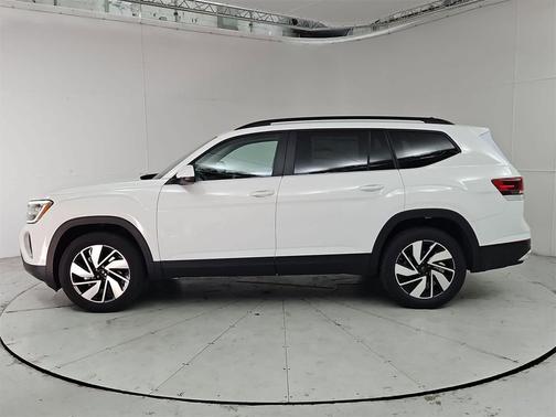 2025 Volkswagen Atlas 2.0T SE w/Technology 4MOTION