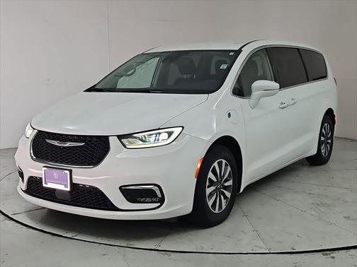 2022 Chrysler Pacifica Hybrid Touring L