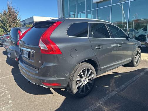 2015 Volvo XC60 T5 Platinum