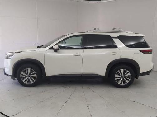 2022 Nissan Pathfinder SL 2WD