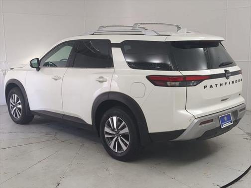 2022 Nissan Pathfinder SL 2WD