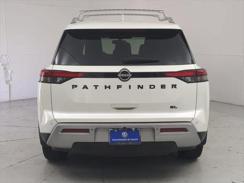 2022 Nissan Pathfinder SL 2WD