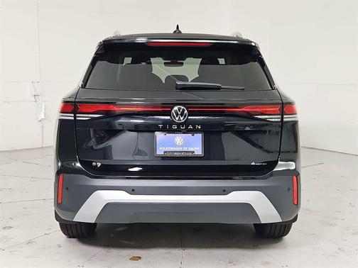 2025 Volkswagen Tiguan 2.0T SE 4MOTION
