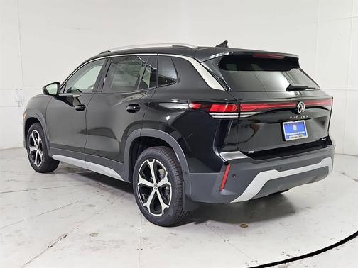 2025 Volkswagen Tiguan 2.0T SE 4MOTION