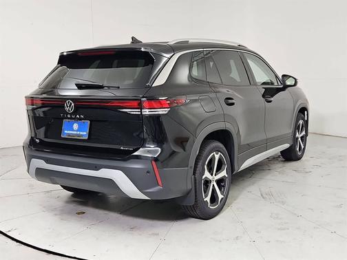 2025 Volkswagen Tiguan 2.0T SE 4MOTION