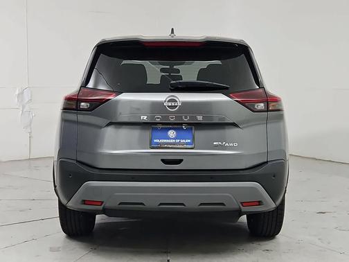 Gun Metallic 2022 Nissan Rogue SV