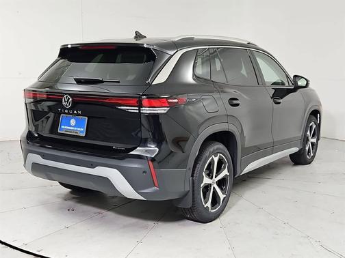 2025 Volkswagen Tiguan 2.0T SE 4MOTION