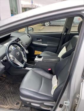 2013 Toyota Prius v Five