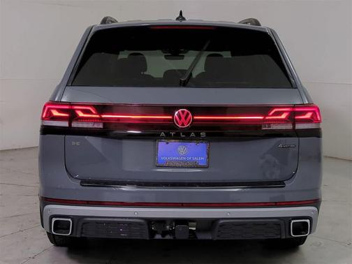 2025 Volkswagen Atlas 2.0T Peak Edition