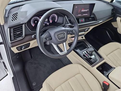 2022 Audi Q5 45 S line Premium Plus