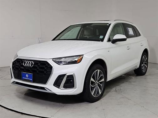 2022 Audi Q5 45 S line Premium Plus