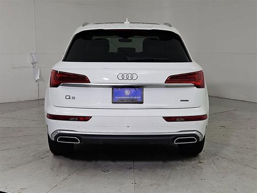 2022 Audi Q5 45 S line Premium Plus