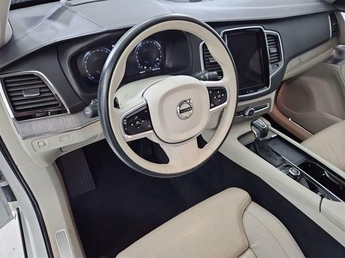 2022 Volvo XC90 T6 Inscription