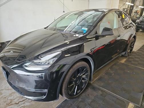 2022 Tesla Model Y Long Range Dual Motor All-Wheel Drive