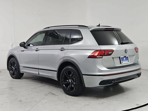 Pyrite Silver Metallic 2023 Volkswagen Tiguan 2.0T SE R-Line Black