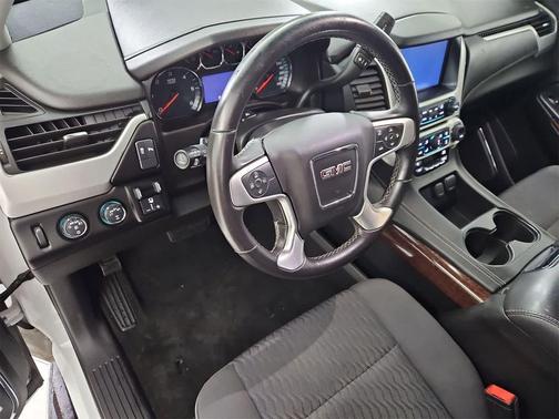 2017 GMC Yukon XL SLE