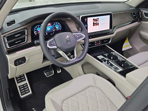 2025 Volkswagen Atlas 2.0T SEL Premium R-Line 4MOTION