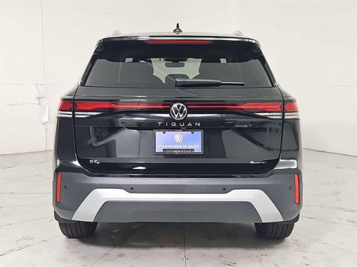 2025 Volkswagen Tiguan 2.0T SE 4MOTION