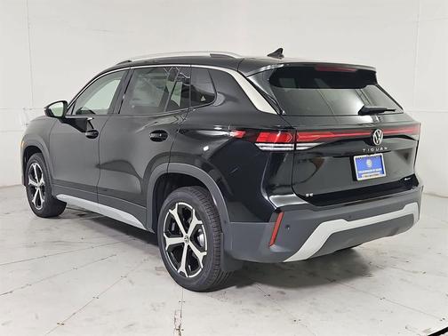 2025 Volkswagen Tiguan 2.0T SE 4MOTION