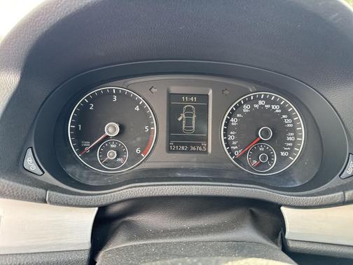 2013 Volkswagen Passat 2.0 TDI SE w/ Sunroof