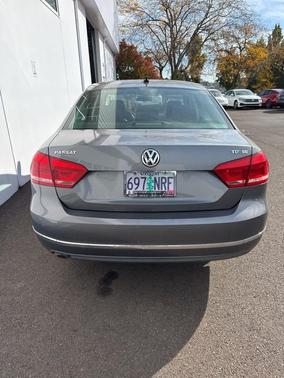 2013 Volkswagen Passat 2.0 TDI SE w/ Sunroof