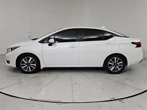 2024 Nissan Versa 1.6 SV
