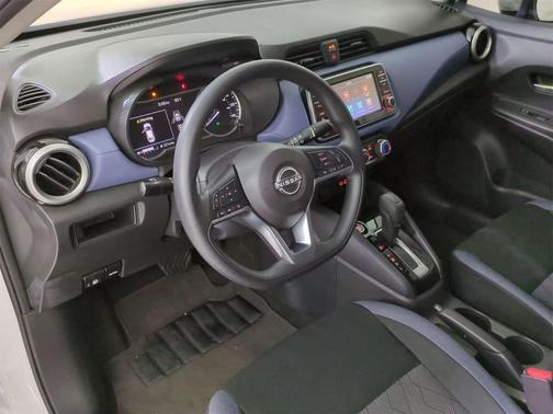 2024 Nissan Versa 1.6 SV