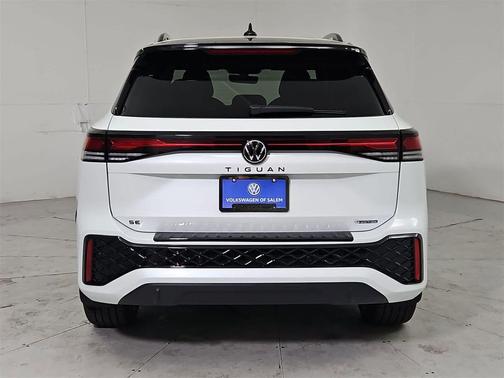 2025 Volkswagen Tiguan 2.0T SE R-Line Black 4MOTION