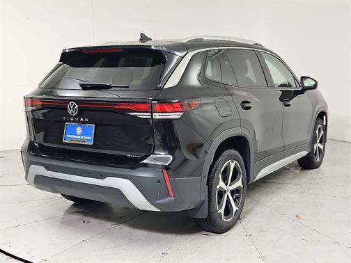 2025 Volkswagen Tiguan 2.0T SE 4MOTION