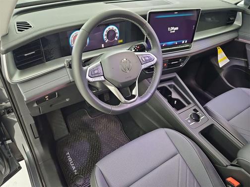 2025 Volkswagen Tiguan 2.0T SE 4MOTION