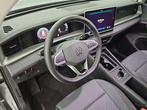 2025 Volkswagen Tiguan 2.0T SE 4MOTION