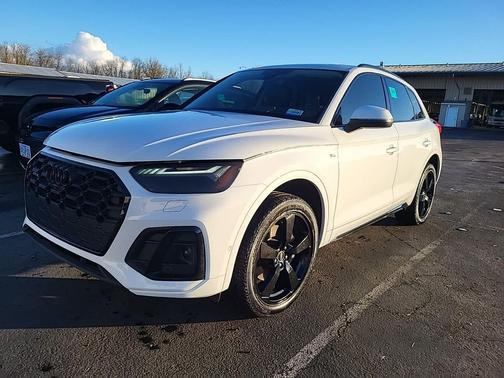 2023 Audi Q5 45 S line Prestige
