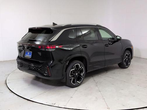 2026 Volkswagen Tiguan 2.0T SEL R-Line 4MOTION