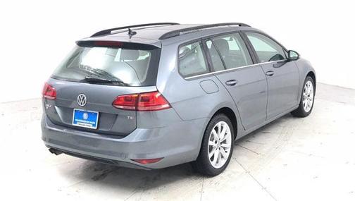 Photo 5 of 16 of 2017 Volkswagen Golf SportWagen TSI SE