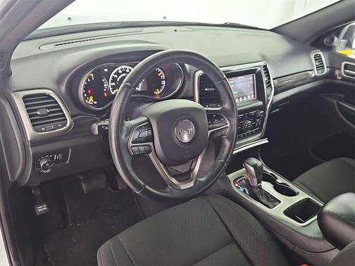 2019 Jeep Grand Cherokee Laredo