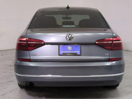 2019 Volkswagen Passat 2.0T Wolfsburg Edition