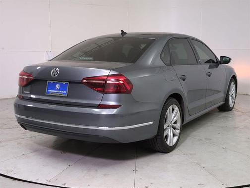 2019 Volkswagen Passat 2.0T Wolfsburg Edition