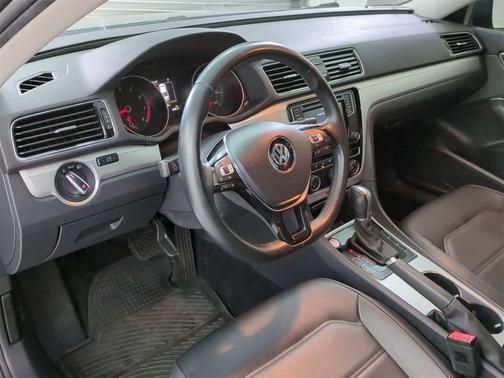 2019 Volkswagen Passat 2.0T Wolfsburg Edition
