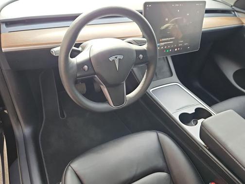 2024 Tesla Model Y Long Range Dual Motor All-Wheel Drive