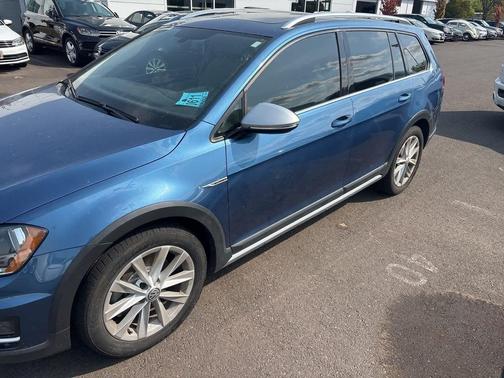 2017 Volkswagen Golf Alltrack TSI SE