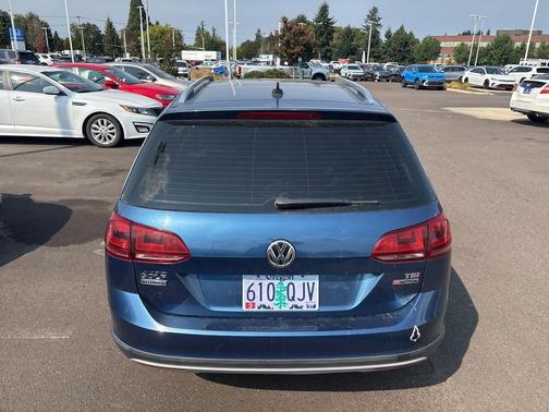 2017 Volkswagen Golf Alltrack TSI SE