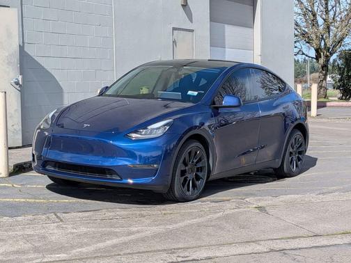 2022 Tesla Model Y Long Range Dual Motor All-Wheel Drive