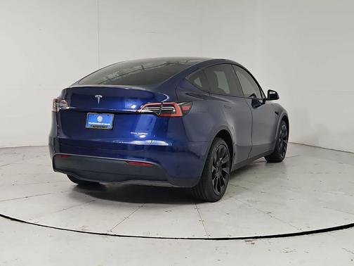 2022 Tesla Model Y Long Range Dual Motor All-Wheel Drive