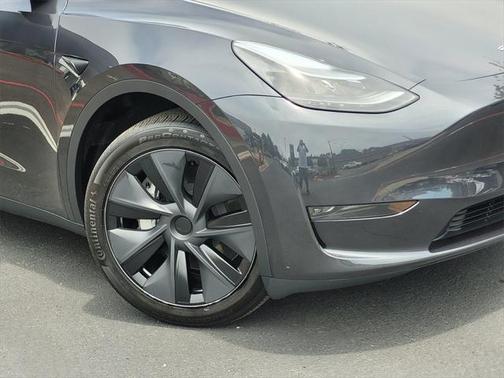 2025 Tesla Model Y Long Range Dual Motor All-Wheel Drive